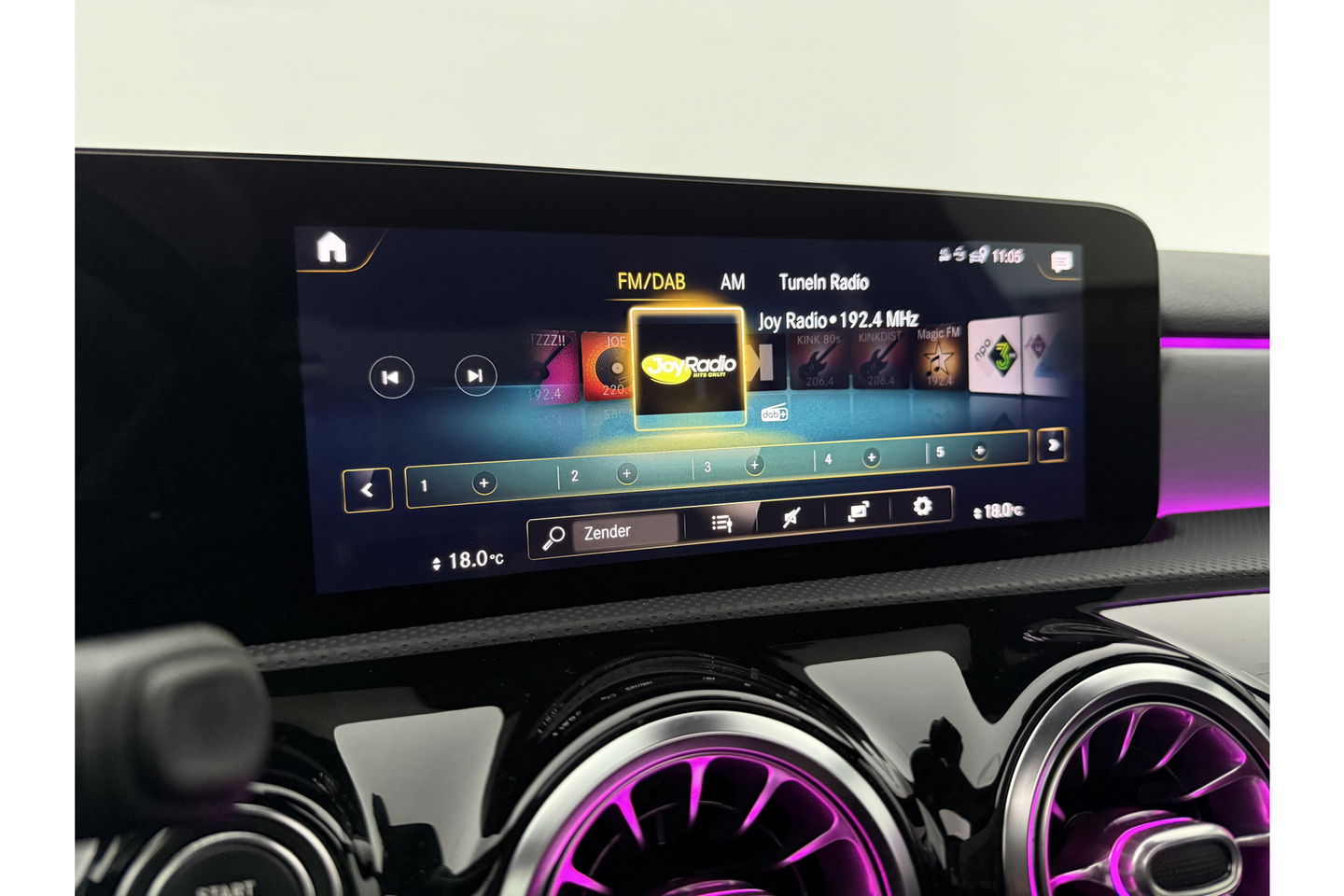 Mercedes-Benz A-Klasse 250 e AMG 235PK Pano Sfeer Trekhaak Virtual LED Camera Carplay Memory Clima Cruise Navi PDC 18"LMV