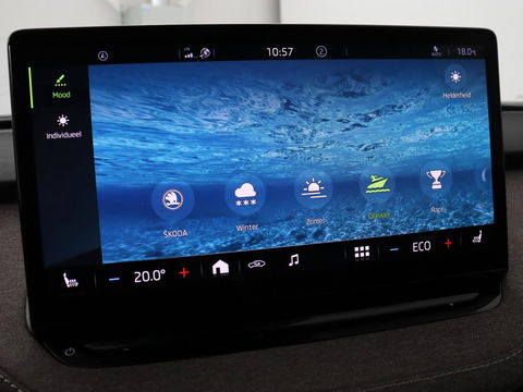 Škoda Enyaq iV 60 | Stoel & stuurverwarming | Carplay | Keyless | Navigatie | Camera | Cruise control | Full LED | Parkeerhulp | 20'' lichtmetalen velgen