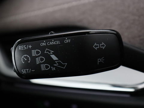 Škoda Enyaq iV 60 | Stoel & stuurverwarming | Carplay | Keyless | Navigatie | Camera | Cruise control | Full LED | Parkeerhulp | 20'' lichtmetalen velgen