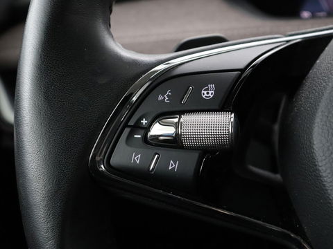 Škoda Enyaq iV 60 | Stoel & stuurverwarming | Carplay | Keyless | Navigatie | Camera | Cruise control | Full LED | Parkeerhulp | 20'' lichtmetalen velgen
