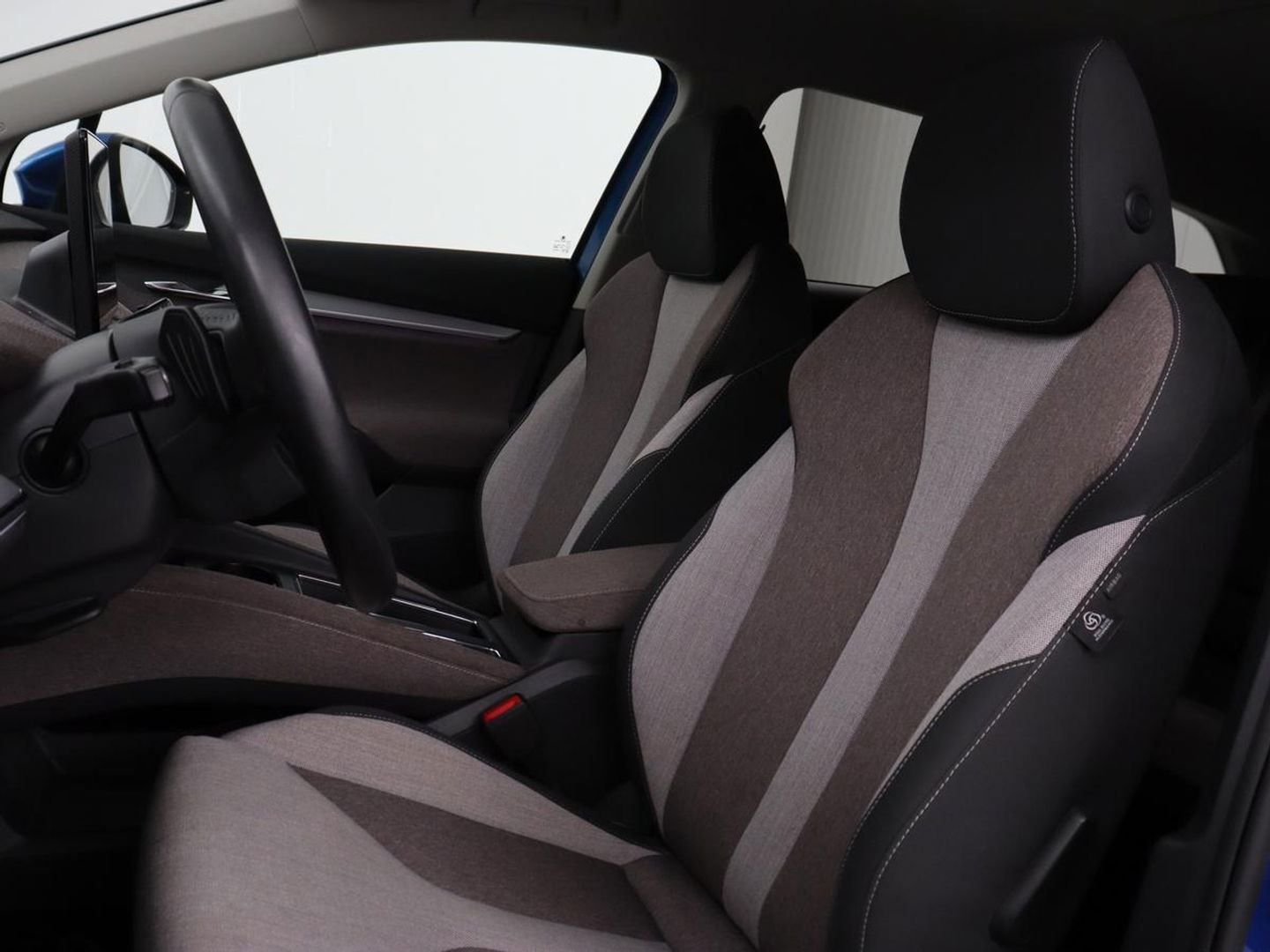 Škoda Enyaq iV 60 | Stoel & stuurverwarming | Carplay | Keyless | Navigatie | Camera | Cruise control | Full LED | Parkeerhulp | 20'' lichtmetalen velgen