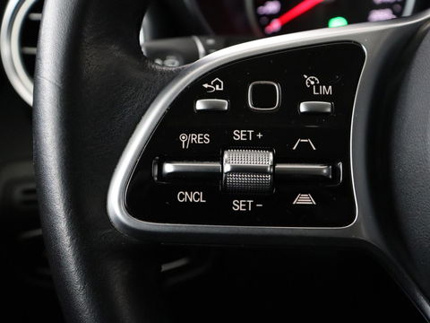 Mercedes-Benz GLC 300e 4Matic | Adaptive cruise | Trekhaak | Carplay | Stoelverwarming | Leder | Massage | Memory | Camera | Navigatie