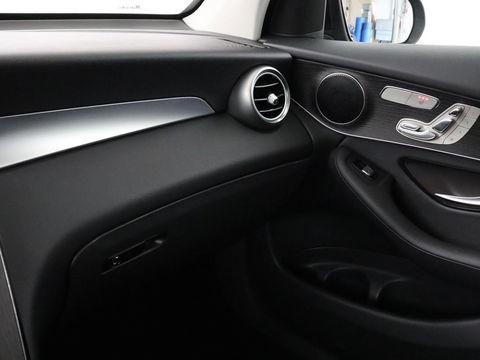 Mercedes-Benz GLC 300e 4Matic | Adaptive cruise | Trekhaak | Carplay | Stoelverwarming | Leder | Massage | Memory | Camera | Navigatie