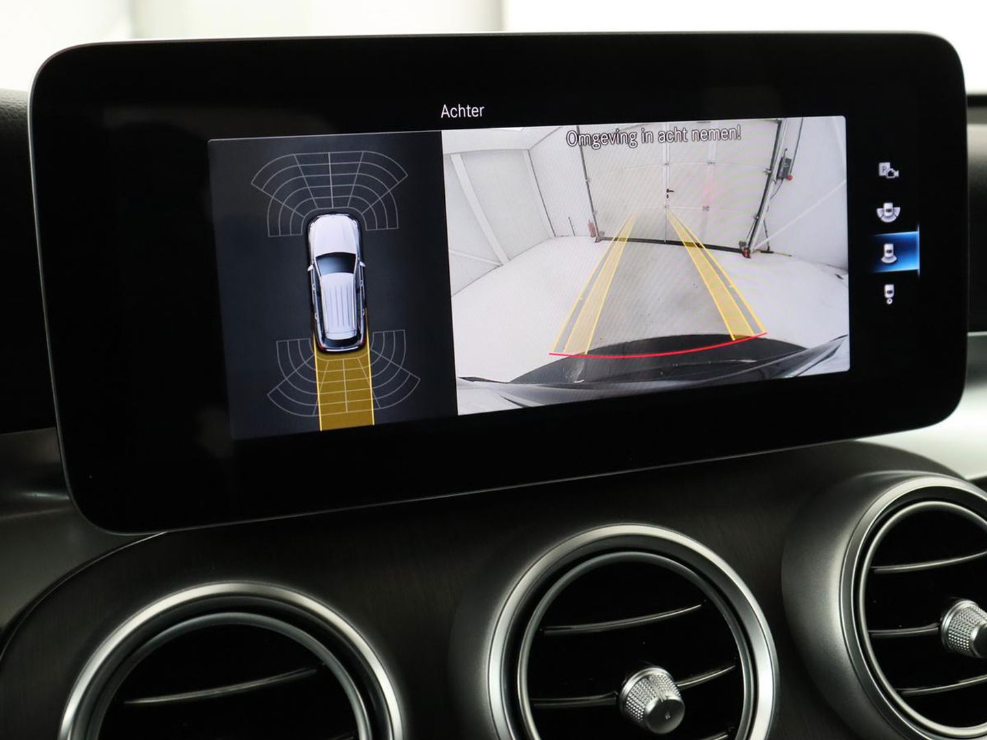 Mercedes-Benz GLC 300e 4Matic | Adaptive cruise | Trekhaak | Carplay | Stoelverwarming | Leder | Massage | Memory | Camera | Navigatie