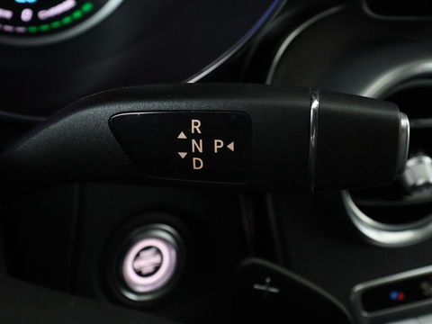 Mercedes-Benz GLC 300e 4Matic | Adaptive cruise | Trekhaak | Carplay | Stoelverwarming | Leder | Massage | Memory | Camera | Navigatie