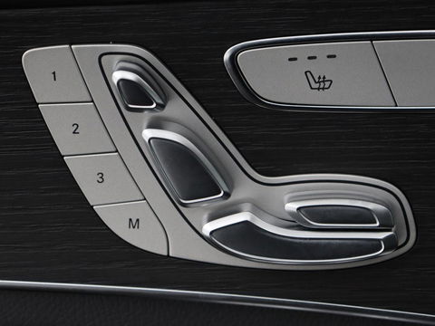 Mercedes-Benz GLC 300e 4Matic | Adaptive cruise | Trekhaak | Carplay | Stoelverwarming | Leder | Massage | Memory | Camera | Navigatie