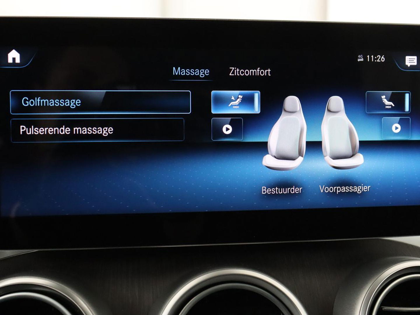Mercedes-Benz GLC 300e 4Matic | Adaptive cruise | Trekhaak | Carplay | Stoelverwarming | Leder | Massage | Memory | Camera | Navigatie