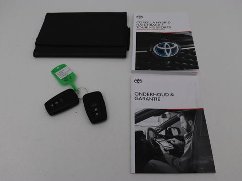 Toyota Corolla 1.8 Hybrid Executive | Head-Up | Stoelverwarming | Adaptive cruise | Carplay | Camera | Navigatie | Sportstoelen | Keyless | Full LED