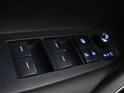 Toyota Corolla 1.8 Hybrid Executive | Head-Up | Stoelverwarming | Adaptive cruise | Carplay | Camera | Navigatie | Sportstoelen | Keyless | Full LED