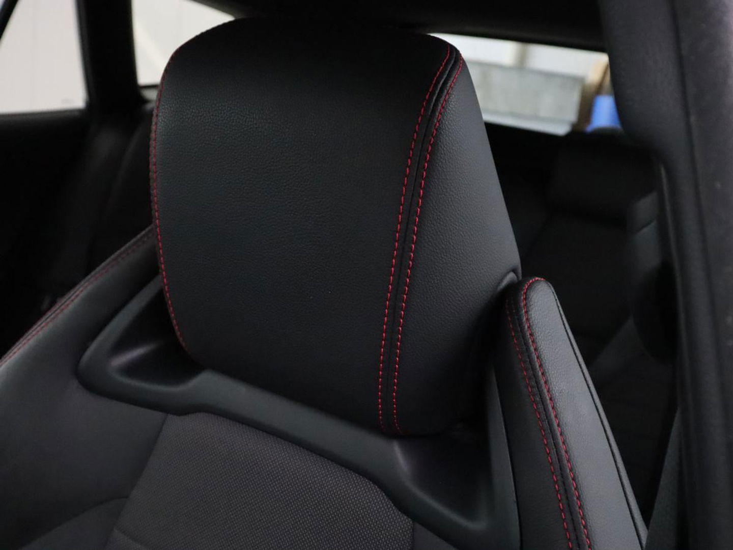 Toyota Corolla 1.8 Hybrid Executive | Head-Up | Stoelverwarming | Adaptive cruise | Carplay | Camera | Navigatie | Sportstoelen | Keyless | Full LED