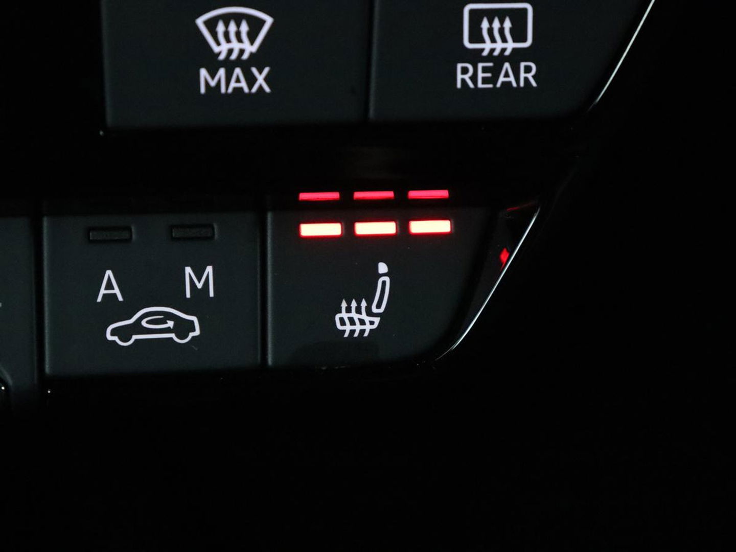 Audi Q4 e-tron 40 Launch edition S Competition 77 kWh | Stoelverwarming | Warmtepomp | Matrix LED | Carplay | Adaptive cruise | Navigatie | Virtual Cockpit | Half leder | Sportstoelen