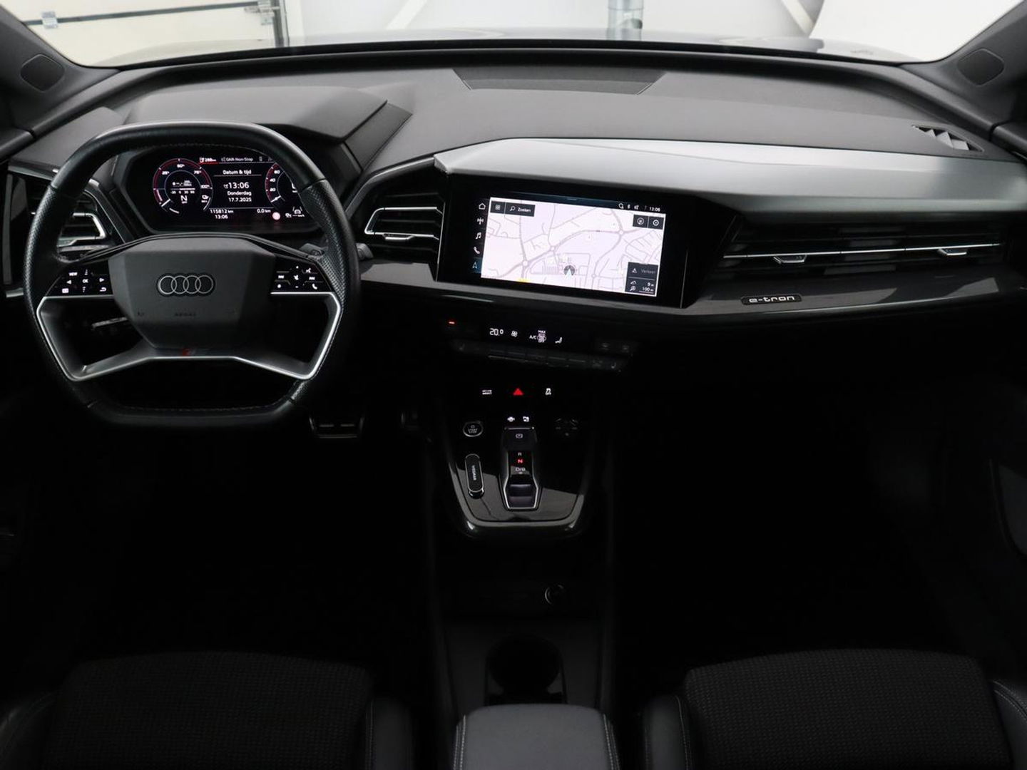 Audi Q4 e-tron 40 Launch edition S Competition 77 kWh | Stoelverwarming | Warmtepomp | Matrix LED | Carplay | Adaptive cruise | Navigatie | Virtual Cockpit | Half leder | Sportstoelen