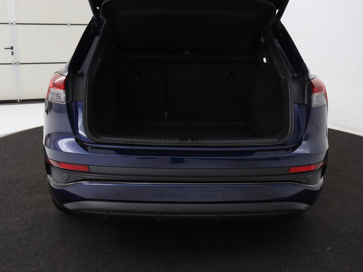 Audi Q4 e-tron 40 Launch edition S Competition 77 kWh | Stoelverwarming | Warmtepomp | Matrix LED | Carplay | Adaptive cruise | Navigatie | Virtual Cockpit | Half leder | Sportstoelen
