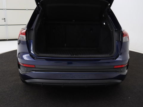 Audi Q4 e-tron 40 Launch edition S Competition 77 kWh | Stoelverwarming | Warmtepomp | Matrix LED | Carplay | Adaptive cruise | Navigatie | Virtual Cockpit | Half leder | Sportstoelen