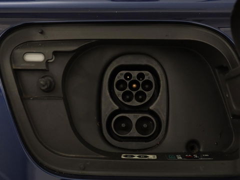 Audi Q4 e-tron 40 Launch edition S Competition 77 kWh | Stoelverwarming | Warmtepomp | Matrix LED | Carplay | Adaptive cruise | Navigatie | Virtual Cockpit | Half leder | Sportstoelen