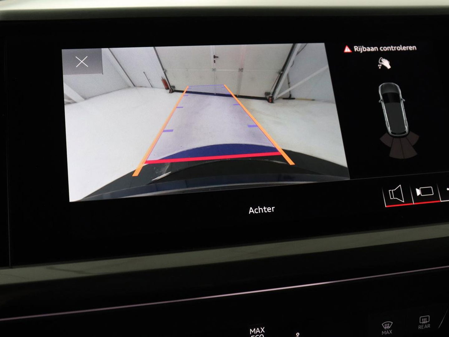 Audi Q4 e-tron 40 Launch edition S Competition 77 kWh | Stoelverwarming | Warmtepomp | Matrix LED | Carplay | Adaptive cruise | Navigatie | Virtual Cockpit | Half leder | Sportstoelen