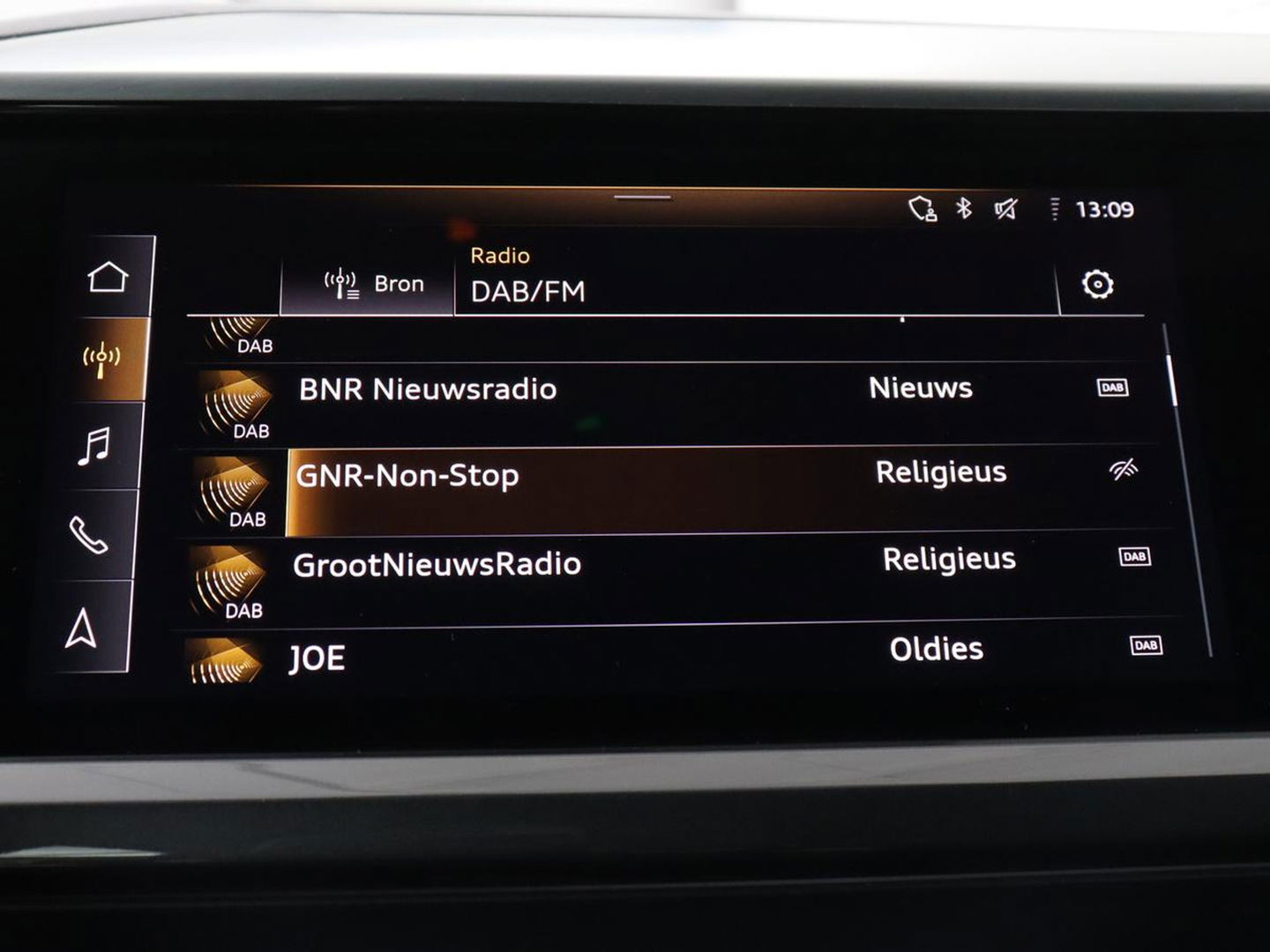 Audi Q4 e-tron 40 Launch edition S Competition 77 kWh | Stoelverwarming | Warmtepomp | Matrix LED | Carplay | Adaptive cruise | Navigatie | Virtual Cockpit | Half leder | Sportstoelen