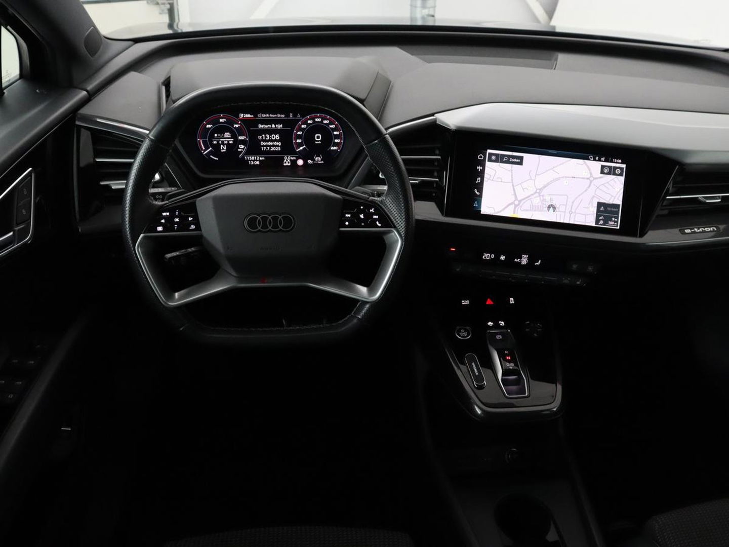 Audi Q4 e-tron 40 Launch edition S Competition 77 kWh | Stoelverwarming | Warmtepomp | Matrix LED | Carplay | Adaptive cruise | Navigatie | Virtual Cockpit | Half leder | Sportstoelen