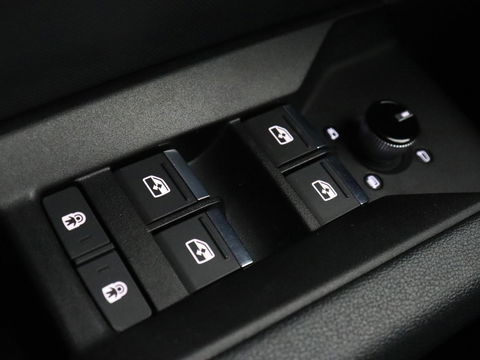 Audi Q4 e-tron 40 Launch edition S Competition 77 kWh | Stoelverwarming | Warmtepomp | Matrix LED | Carplay | Adaptive cruise | Navigatie | Virtual Cockpit | Half leder | Sportstoelen