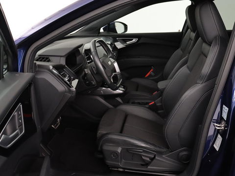 Audi Q4 e-tron 40 Launch edition S Competition 77 kWh | Stoelverwarming | Warmtepomp | Matrix LED | Carplay | Adaptive cruise | Navigatie | Virtual Cockpit | Half leder | Sportstoelen