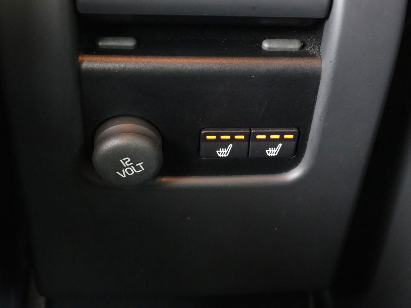 Volvo V60 2.0 D4 Summum | Leder | Stoelverwarming | Navigatie | Memory | Xenon | Parkeerhulp | Achterbankverwarming | Bluetooth
