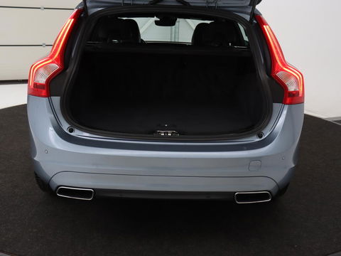 Volvo V60 2.0 D4 Summum | Leder | Stoelverwarming | Navigatie | Memory | Xenon | Parkeerhulp | Achterbankverwarming | Bluetooth
