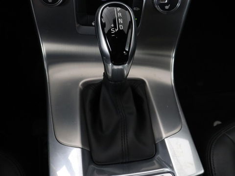 Volvo V60 2.0 D4 Summum | Leder | Stoelverwarming | Navigatie | Memory | Xenon | Parkeerhulp | Achterbankverwarming | Bluetooth