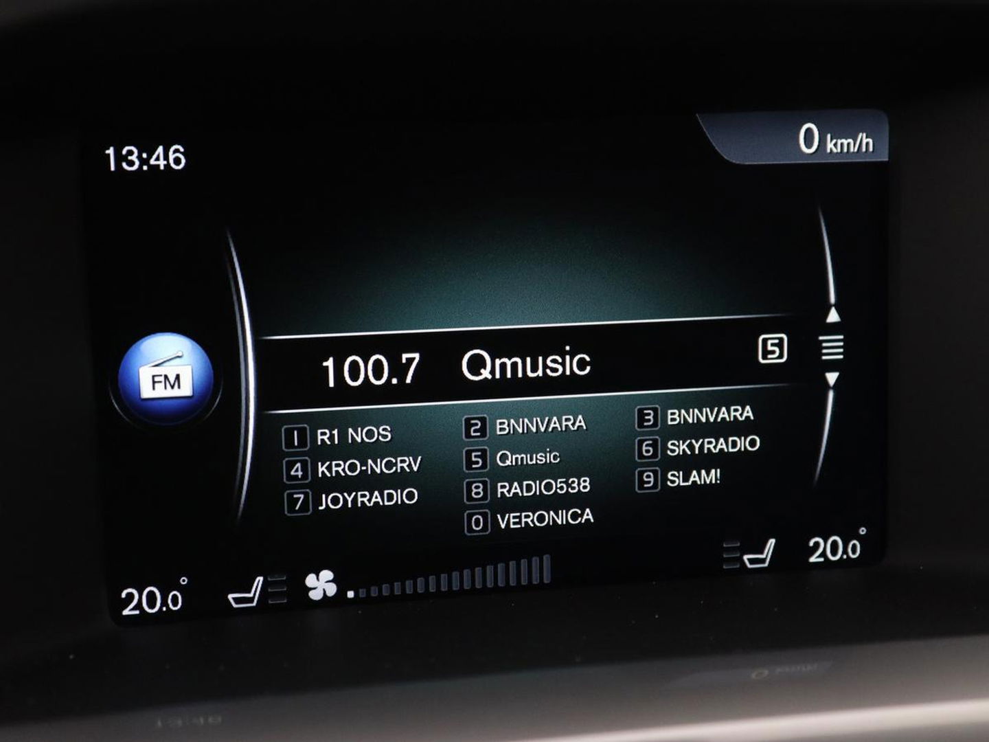 Volvo V60 2.0 D4 Summum | Leder | Stoelverwarming | Navigatie | Memory | Xenon | Parkeerhulp | Achterbankverwarming | Bluetooth