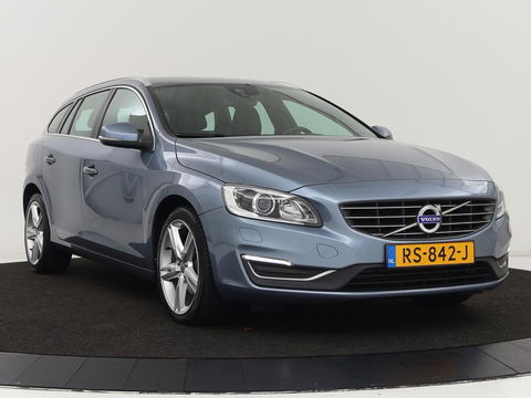 Volvo V60 2.0 D4 Summum | Leder | Stoelverwarming | Navigatie | Memory | Xenon | Parkeerhulp | Achterbankverwarming | Bluetooth