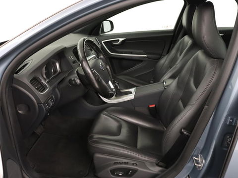 Volvo V60 2.0 D4 Summum | Leder | Stoelverwarming | Navigatie | Memory | Xenon | Parkeerhulp | Achterbankverwarming | Bluetooth