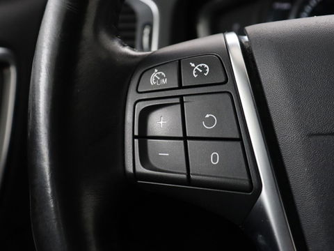 Volvo V60 2.0 D4 Summum | Leder | Stoelverwarming | Navigatie | Memory | Xenon | Parkeerhulp | Achterbankverwarming | Bluetooth