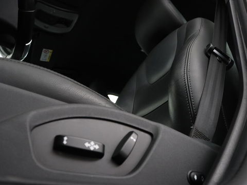 Volvo V60 2.0 D4 Summum | Leder | Stoelverwarming | Navigatie | Memory | Xenon | Parkeerhulp | Achterbankverwarming | Bluetooth