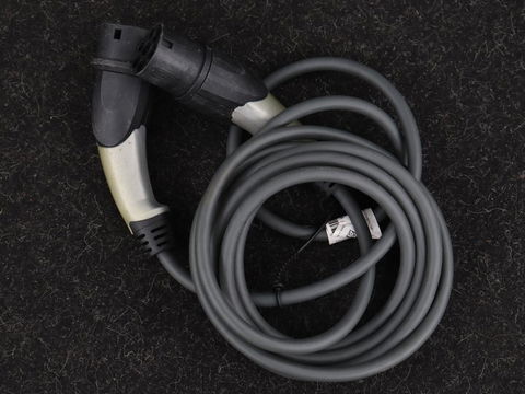BMW 5 Serie 520e Business Edition Plus | Adaptive cruise | 360 Camera | Luxury Line | Trekhaak | Laserlight | Leder | Stoelverwarming | Live Cockpit | Navigatie | Keyless
