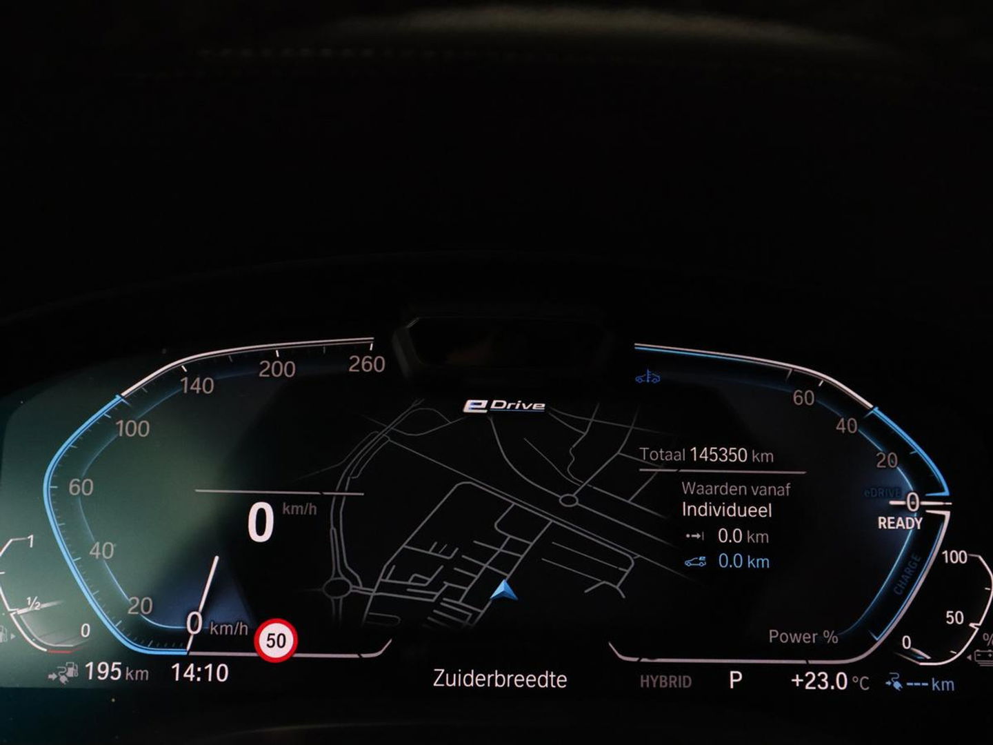 BMW 5 Serie 520e Business Edition Plus | Adaptive cruise | 360 Camera | Luxury Line | Trekhaak | Laserlight | Leder | Stoelverwarming | Live Cockpit | Navigatie | Keyless