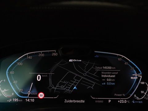BMW 5 Serie 520e Business Edition Plus | Adaptive cruise | 360 Camera | Luxury Line | Trekhaak | Laserlight | Leder | Stoelverwarming | Live Cockpit | Navigatie | Keyless