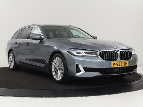 BMW 5 Serie 520e Business Edition Plus | Adaptive cruise | 360 Camera | Luxury Line | Trekhaak | Laserlight | Leder | Stoelverwarming | Live Cockpit | Navigatie | Keyless