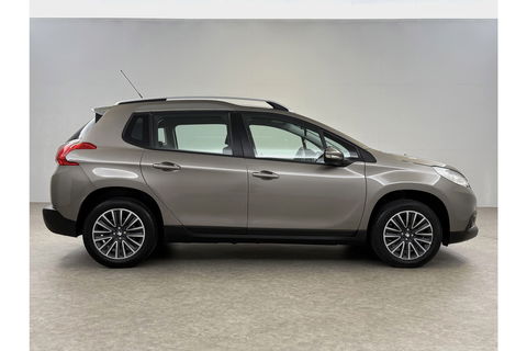 Peugeot 2008 1.2 PureTech Pano Airco Trekhaak LED Navi PDC 16"LMV