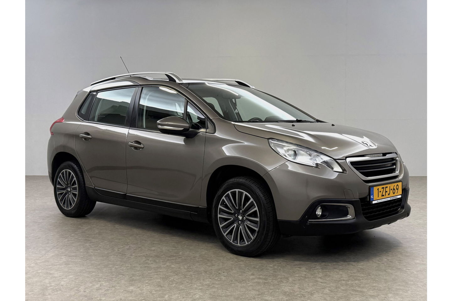 Peugeot 2008 1.2 PureTech Pano Airco Trekhaak LED Navi PDC 16"LMV