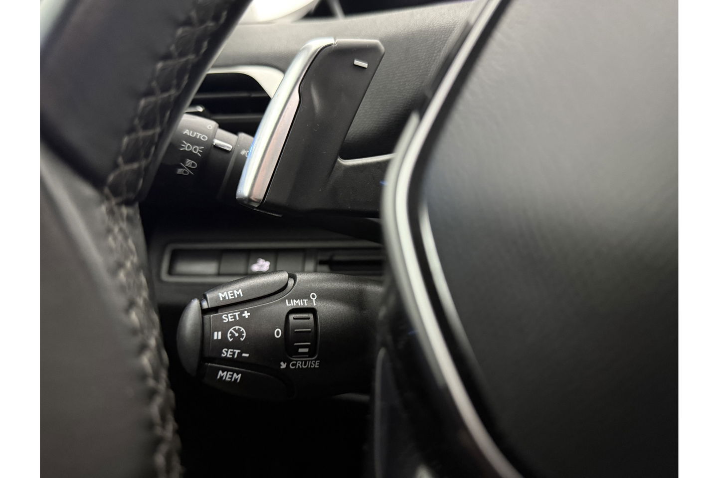 Peugeot 3008 1.2 PureTech Allure Pano Sfeer LED 360Camera Virtual Carplay Clima Cruise Navi PDC 19"LMV