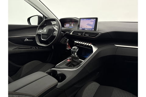 Peugeot 5008 1.2 PureTech 7 Persoons LED Trekhaak Camera Virtual Carplay Navi PDC 17''LMV
