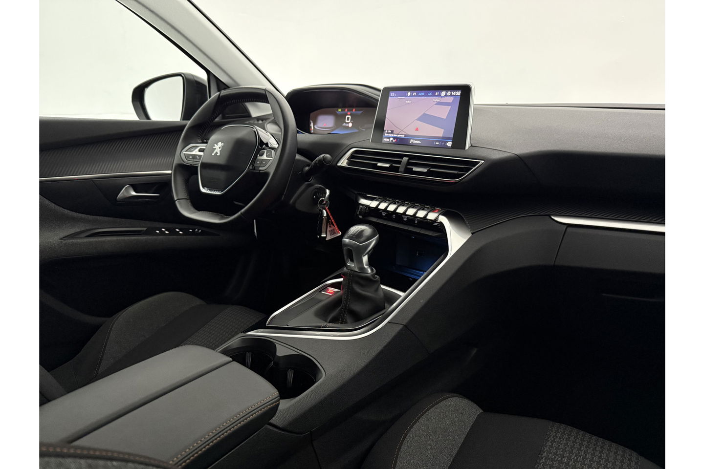 Peugeot 5008 1.2 PureTech 7 Persoons LED Trekhaak Camera Virtual Carplay Navi PDC 17''LMV
