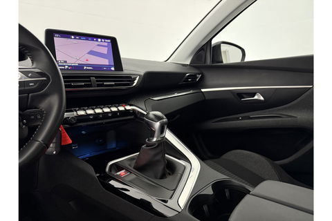 Peugeot 5008 1.2 PureTech 7 Persoons LED Trekhaak Camera Virtual Carplay Navi PDC 17''LMV