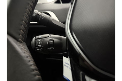 Peugeot 5008 1.2 PureTech 7 Persoons LED Trekhaak Camera Virtual Carplay Navi PDC 17''LMV
