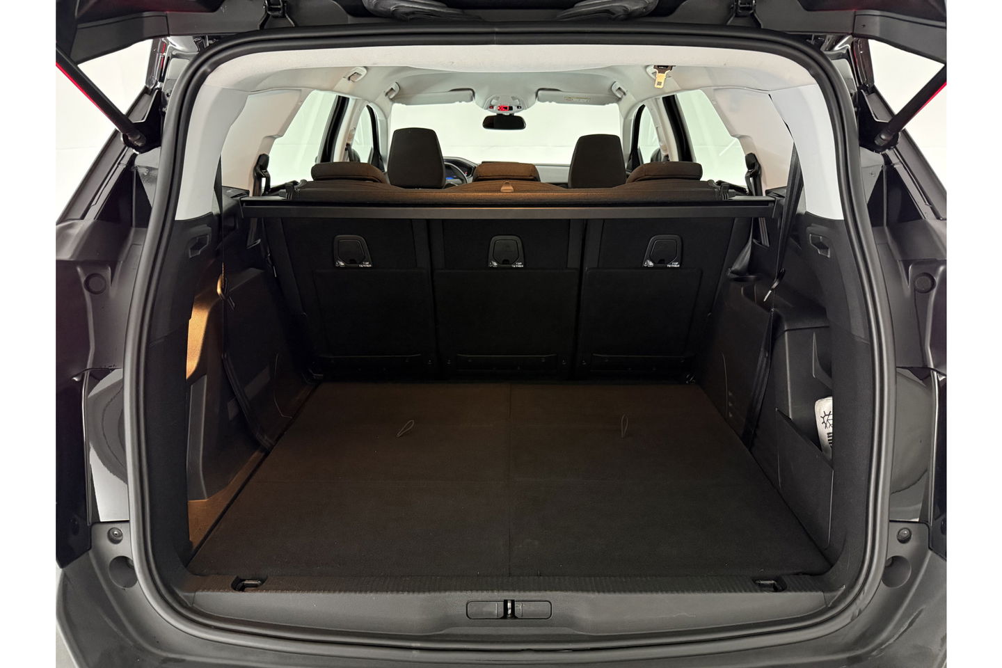 Peugeot 5008 1.2 PureTech 7 Persoons LED Trekhaak Camera Virtual Carplay Navi PDC 17''LMV