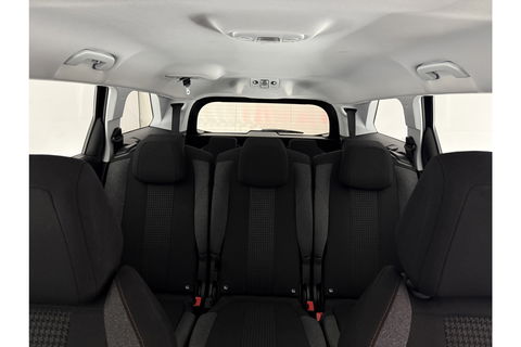Peugeot 5008 1.2 PureTech 7 Persoons LED Trekhaak Camera Virtual Carplay Navi PDC 17''LMV