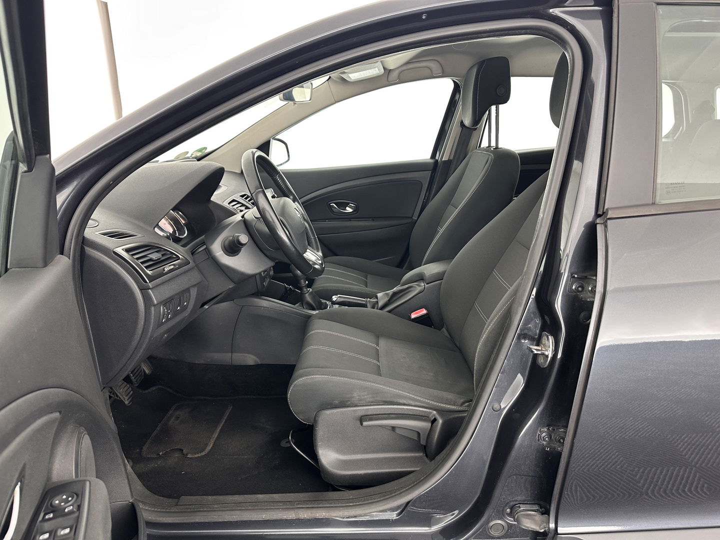 Renault Mégane Estate 1.5 dCi Expression *NAVI-FULLMAP | AIRCO | CRUISE | COMFORT-SEATS | TOWBAR*