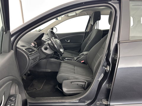Renault Mégane Estate 1.5 dCi Expression *NAVI-FULLMAP | AIRCO | CRUISE | COMFORT-SEATS | TOWBAR*