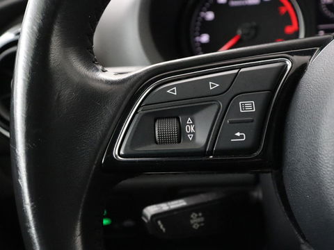Audi A3 1.0 TFSI Sport S Line | Carplay | Sportstoelen | Full LED | Climate control | Navigatie | Cruise control | Parkeerhulp | Bluetooth