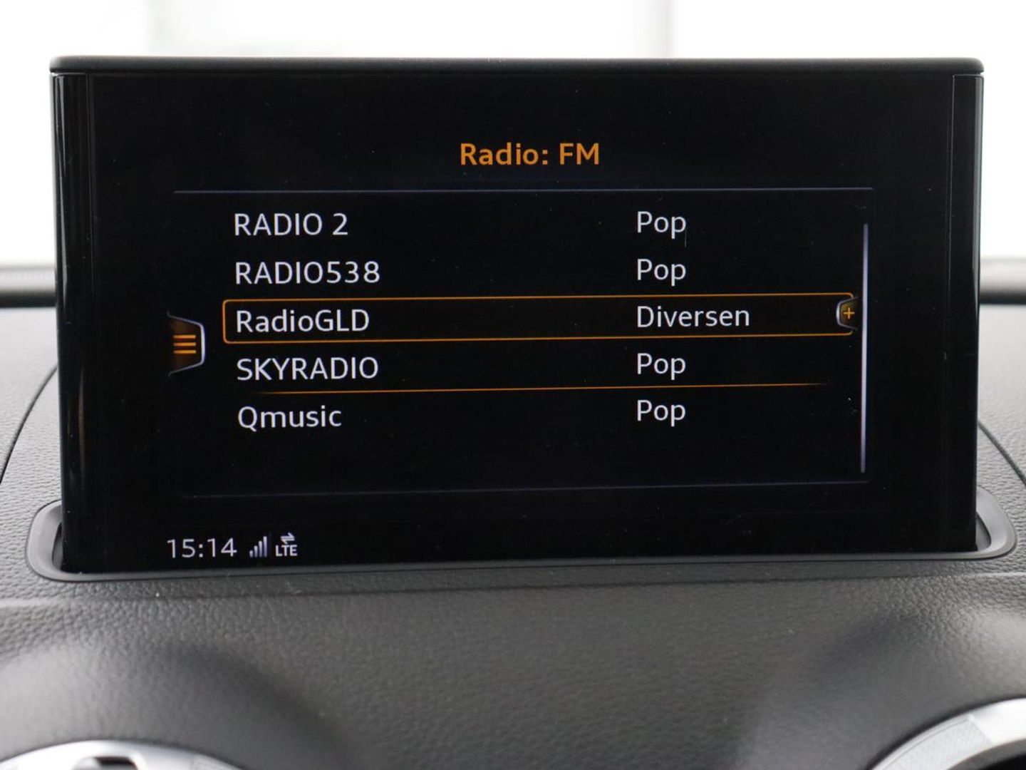 Audi A3 1.0 TFSI Sport S Line | Carplay | Sportstoelen | Full LED | Climate control | Navigatie | Cruise control | Parkeerhulp | Bluetooth