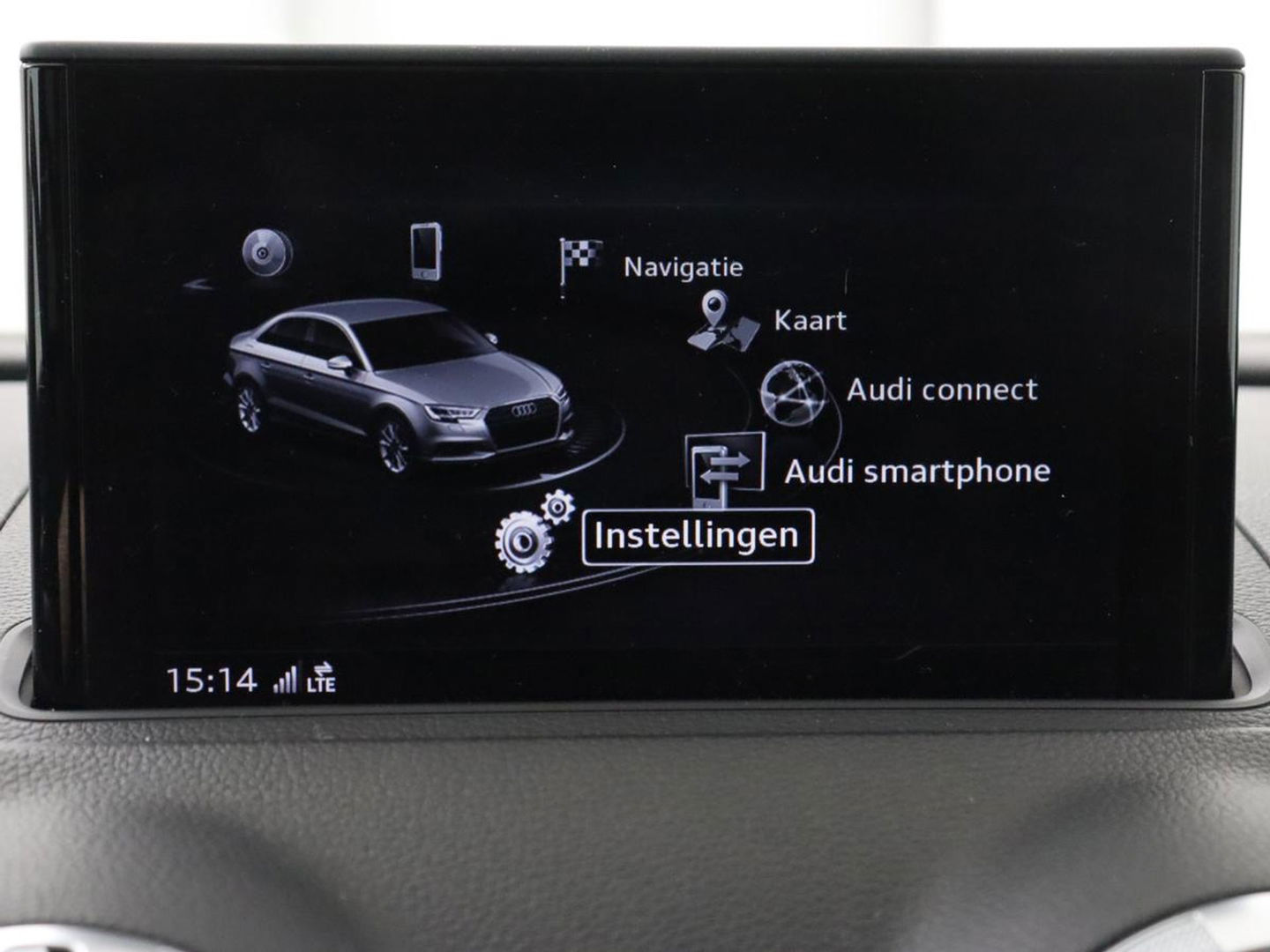 Audi A3 1.0 TFSI Sport S Line | Carplay | Sportstoelen | Full LED | Climate control | Navigatie | Cruise control | Parkeerhulp | Bluetooth